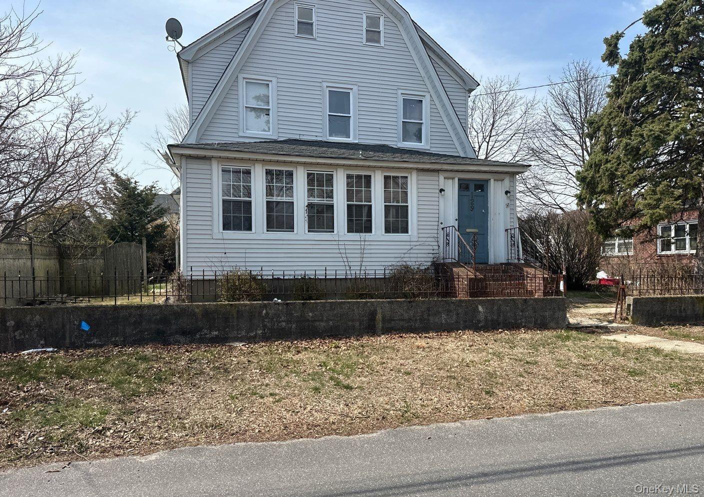Single Family 7th  Suffolk County, NY 11757, MLS-979391-2