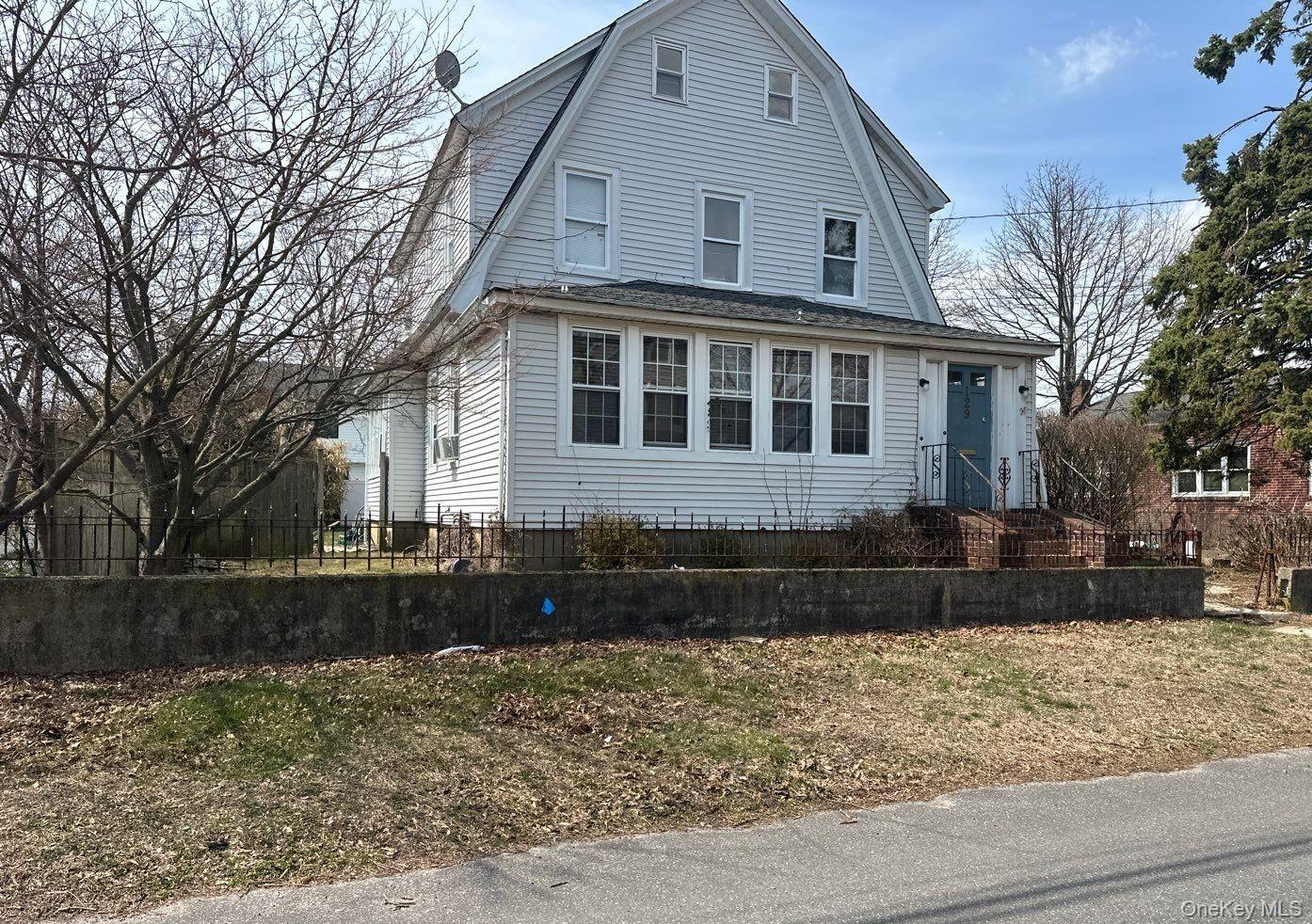 Single Family 7th  Suffolk County, NY 11757, MLS-979391-3