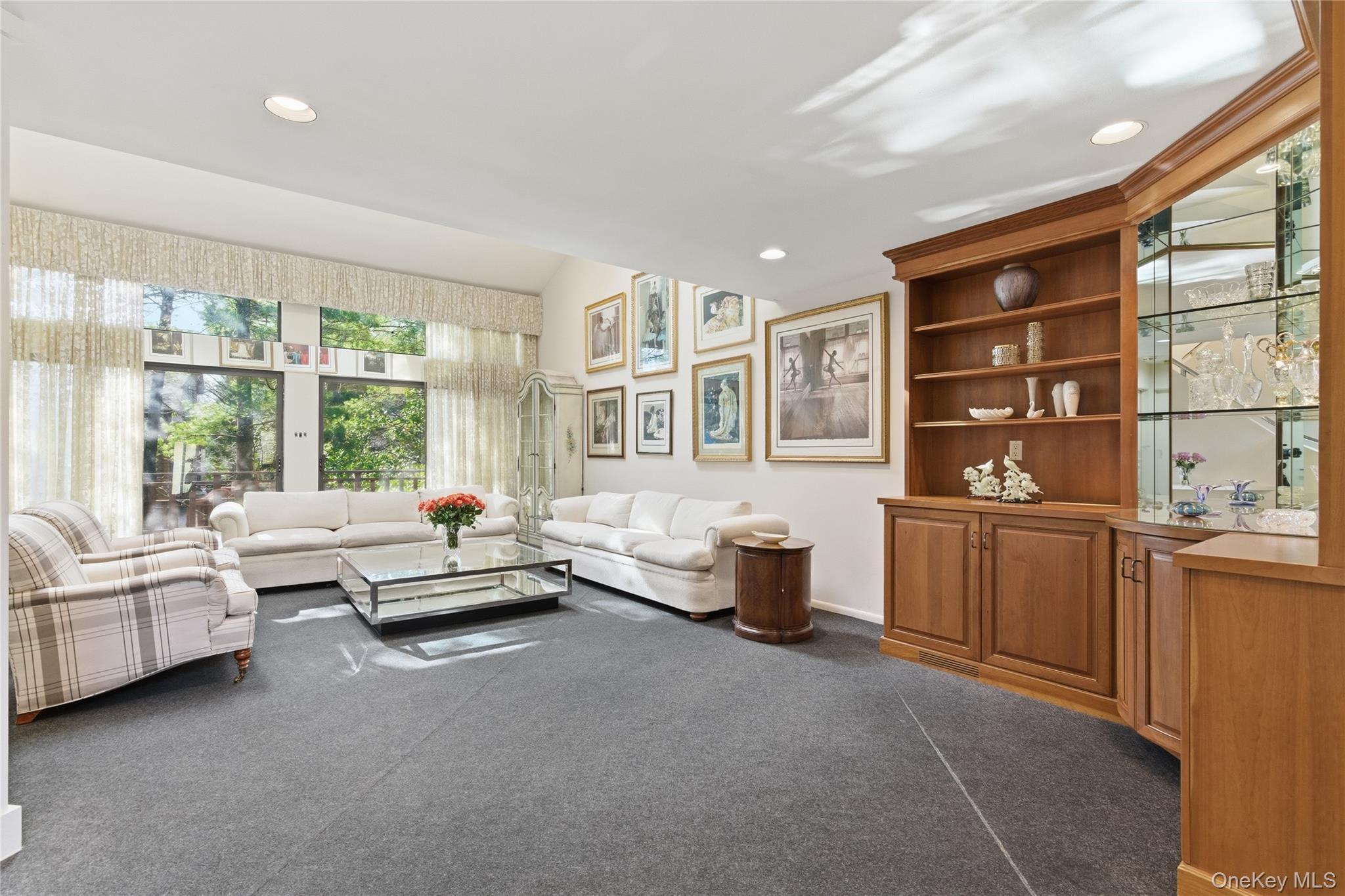 Condo Yale  Nassau County, NY 11030, MLS-979450-12