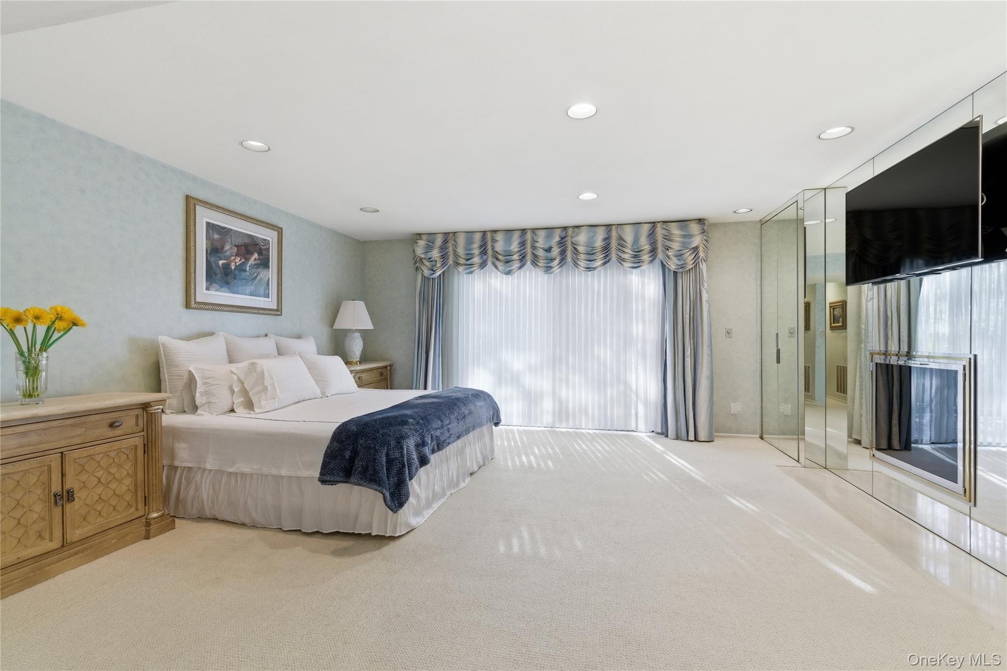 Condo Yale  Nassau County, NY 11030, MLS-979450-20