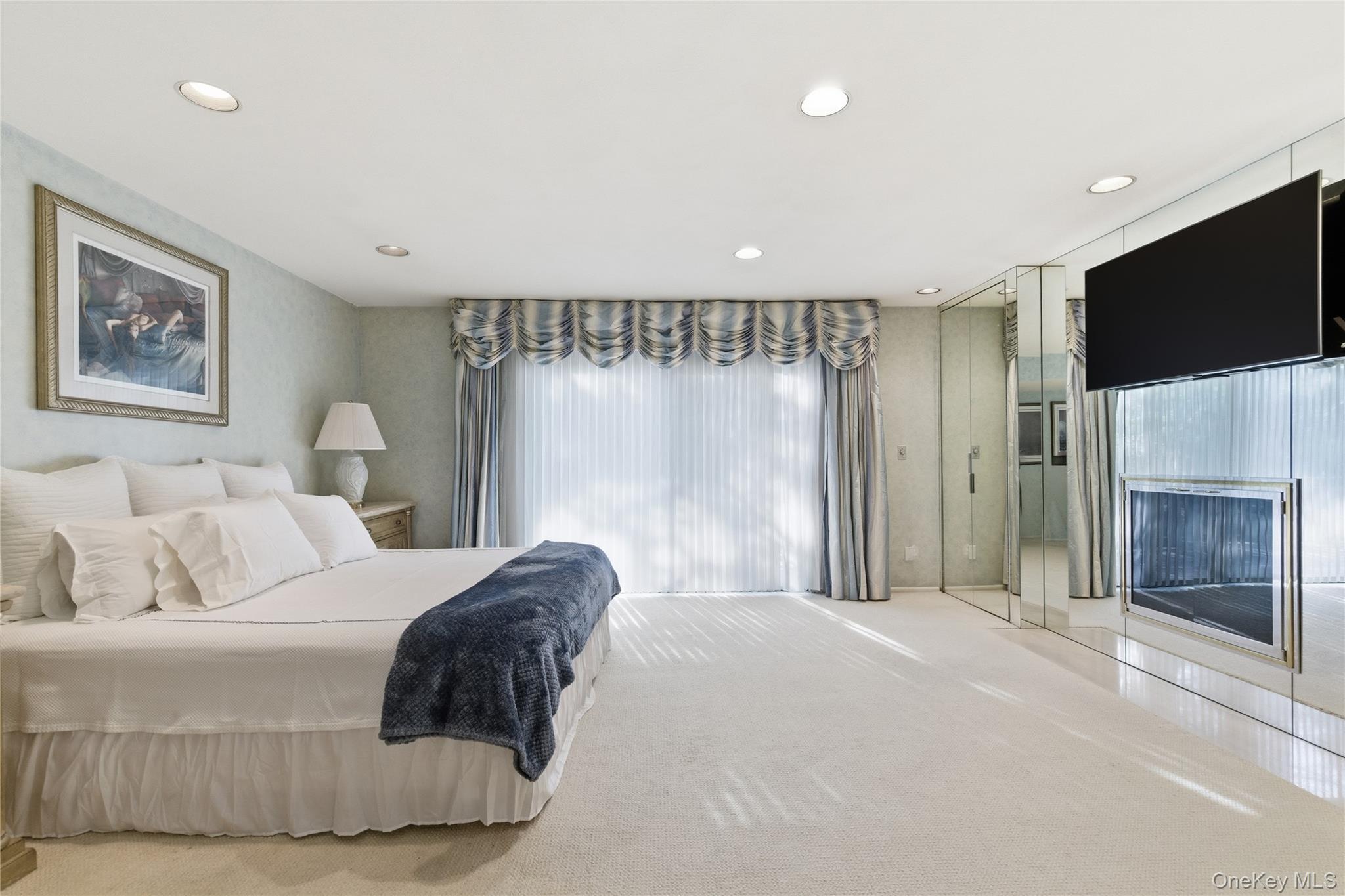 Condo Yale  Nassau County, NY 11030, MLS-979450-21