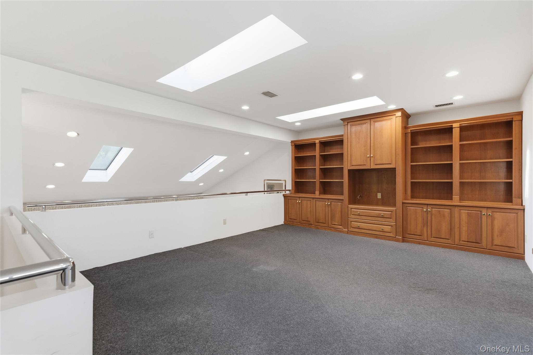 Condo Yale  Nassau County, NY 11030, MLS-979450-31