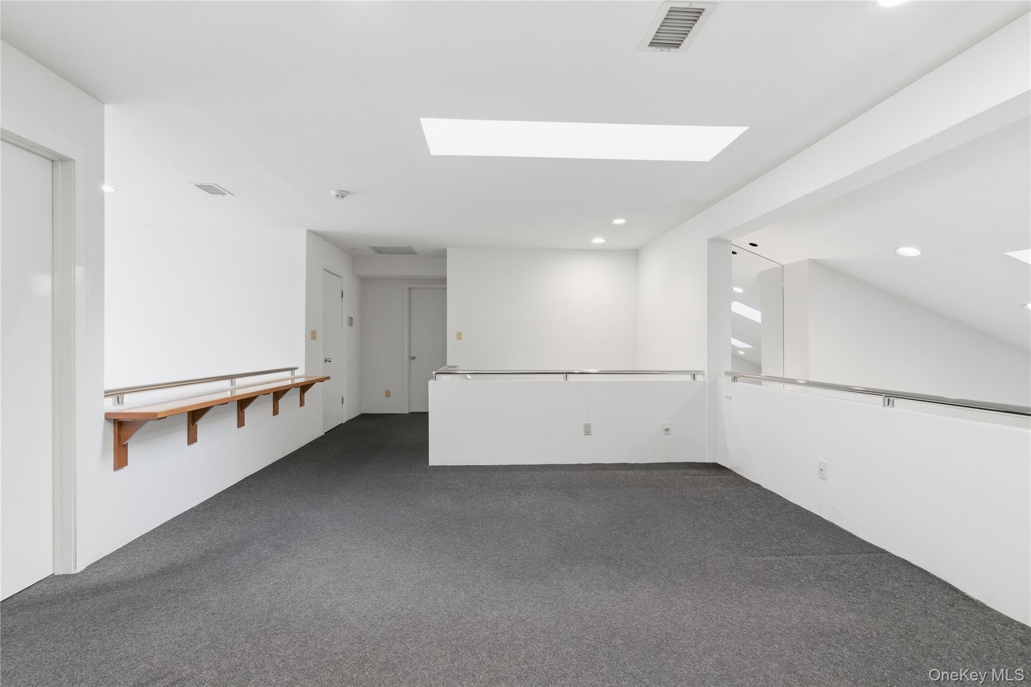 Condo Yale  Nassau County, NY 11030, MLS-979450-32