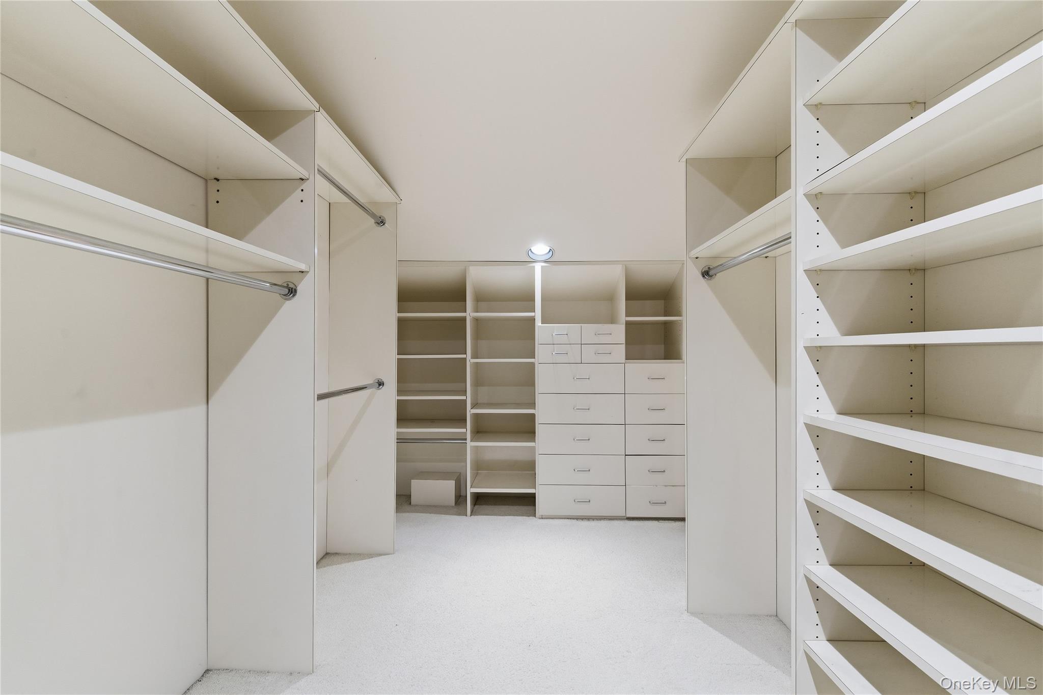 Condo Yale  Nassau County, NY 11030, MLS-979450-35