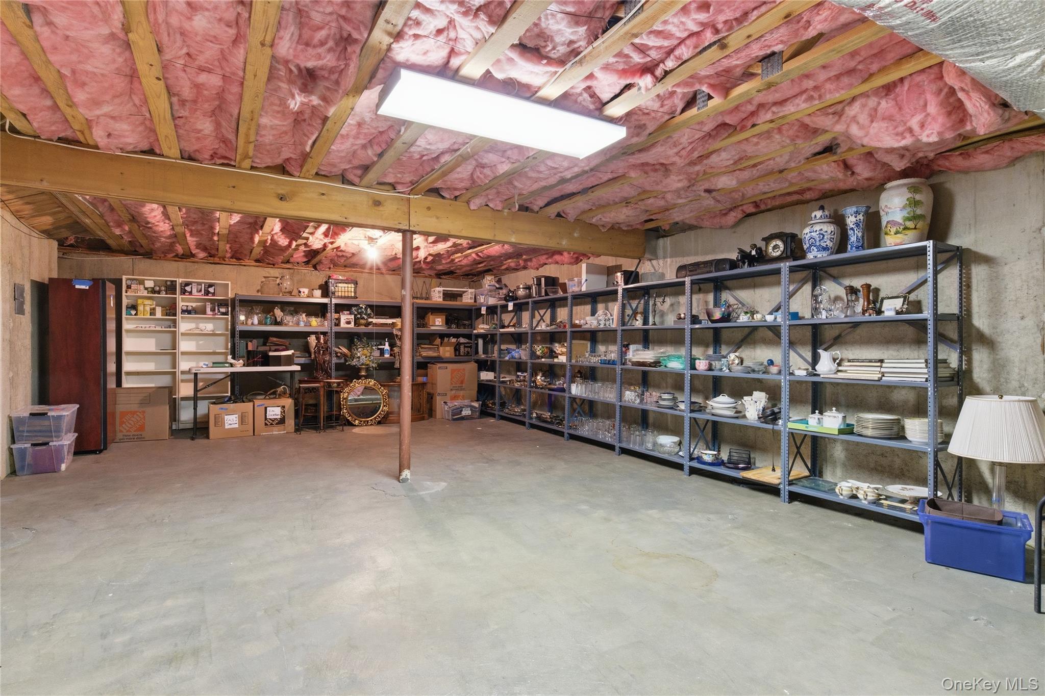 Condo Yale  Nassau County, NY 11030, MLS-979450-38