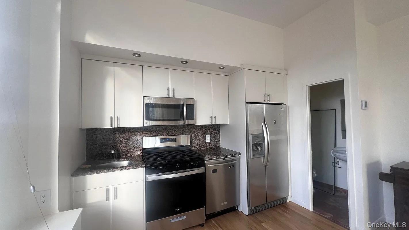 Coop 74th  Manhattan, NY 10021, MLS-979453-5