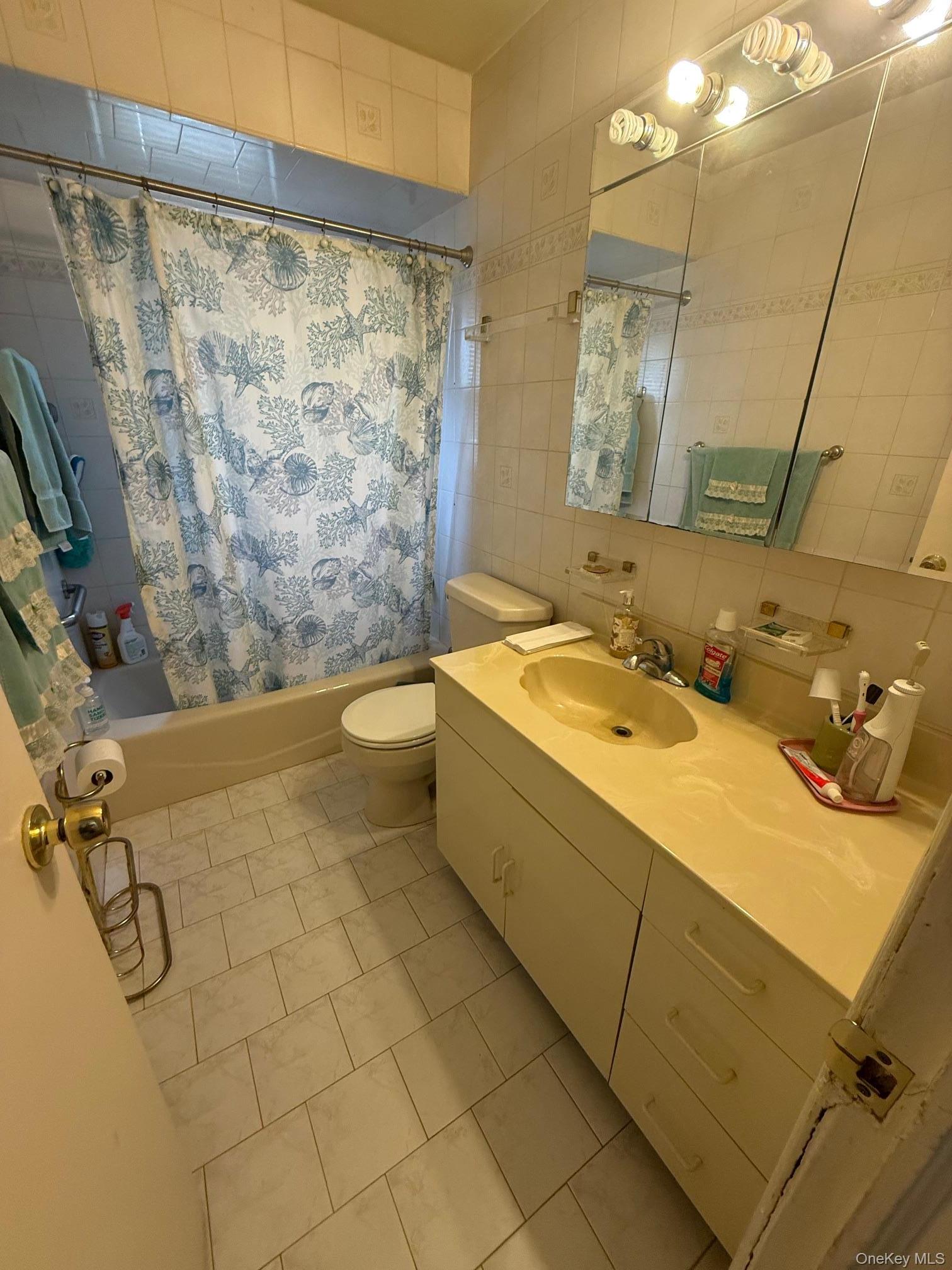 Single Family Denton  Nassau County, NY 11563, MLS-979460-9