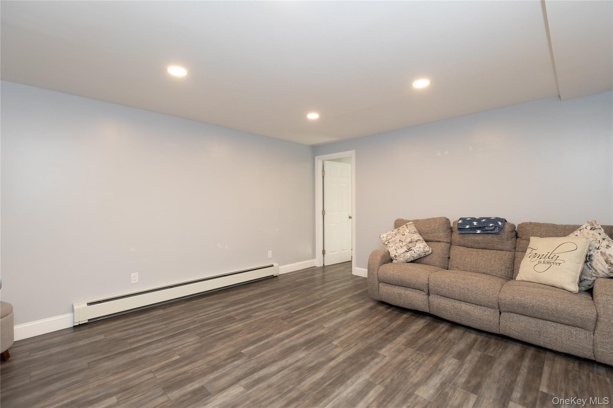 Single Family Weeks  Suffolk County, NY 11949, MLS-979462-15