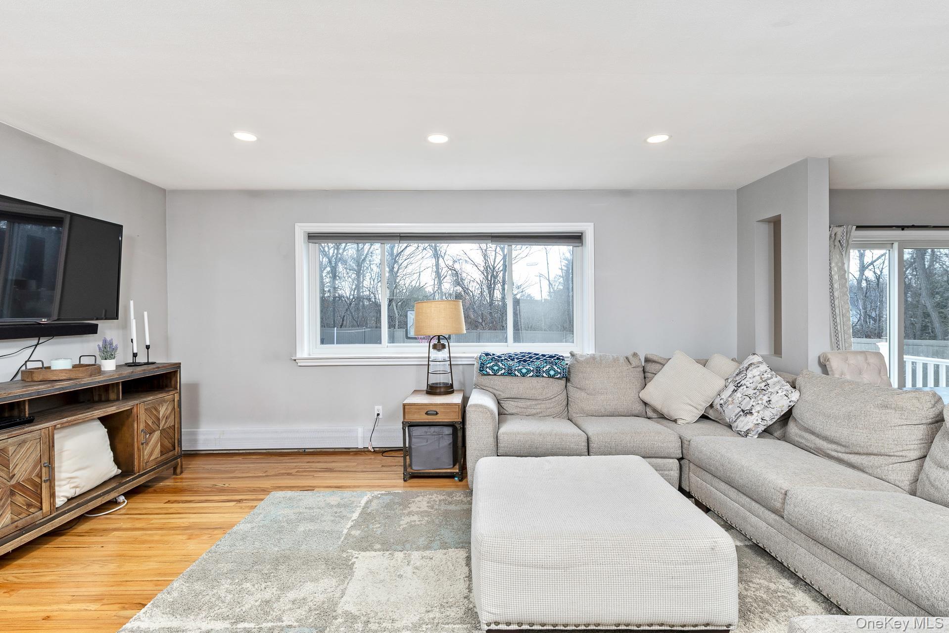 Single Family Weeks  Suffolk County, NY 11949, MLS-979462-16