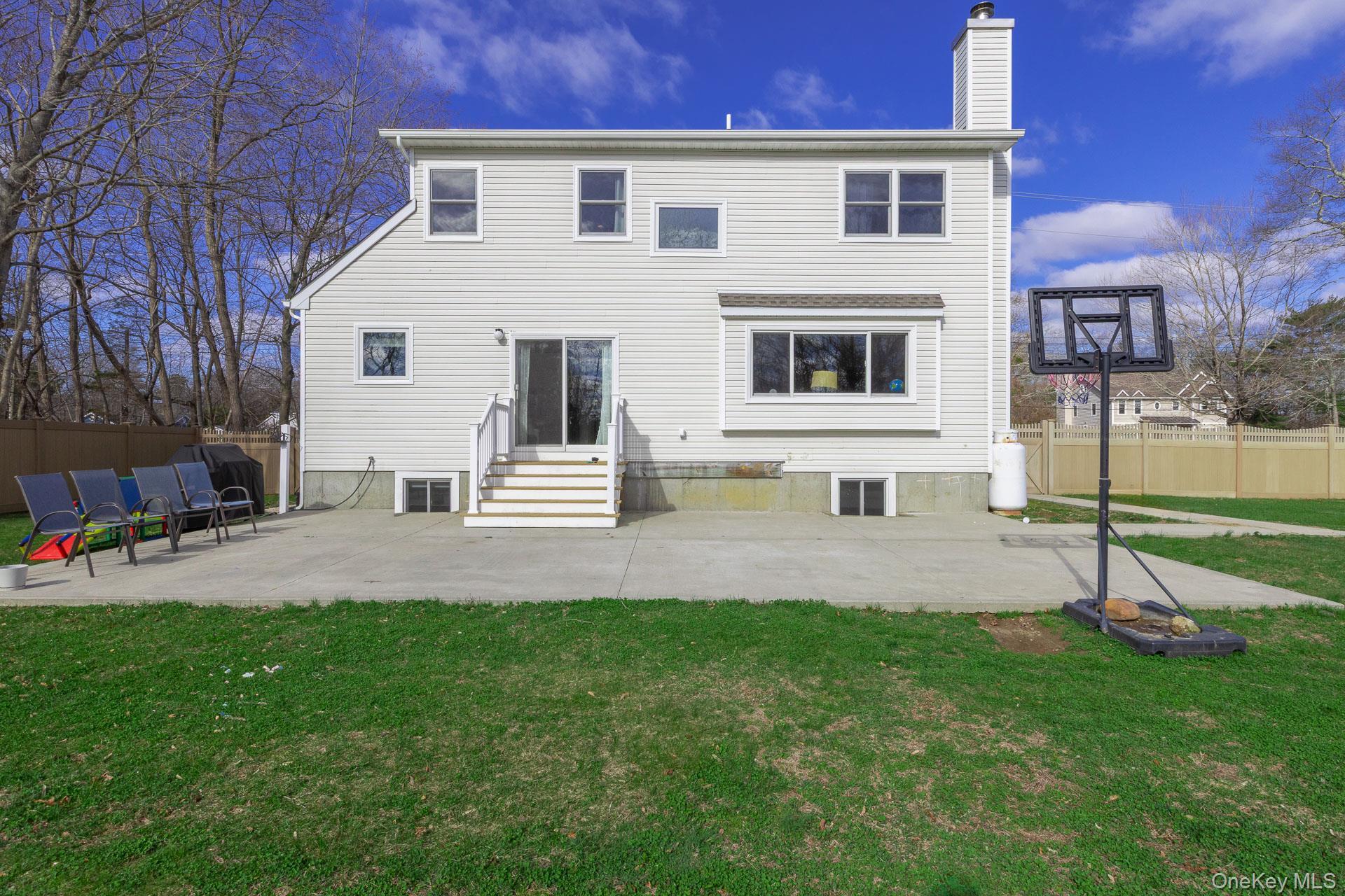 Single Family Weeks  Suffolk County, NY 11949, MLS-979462-22