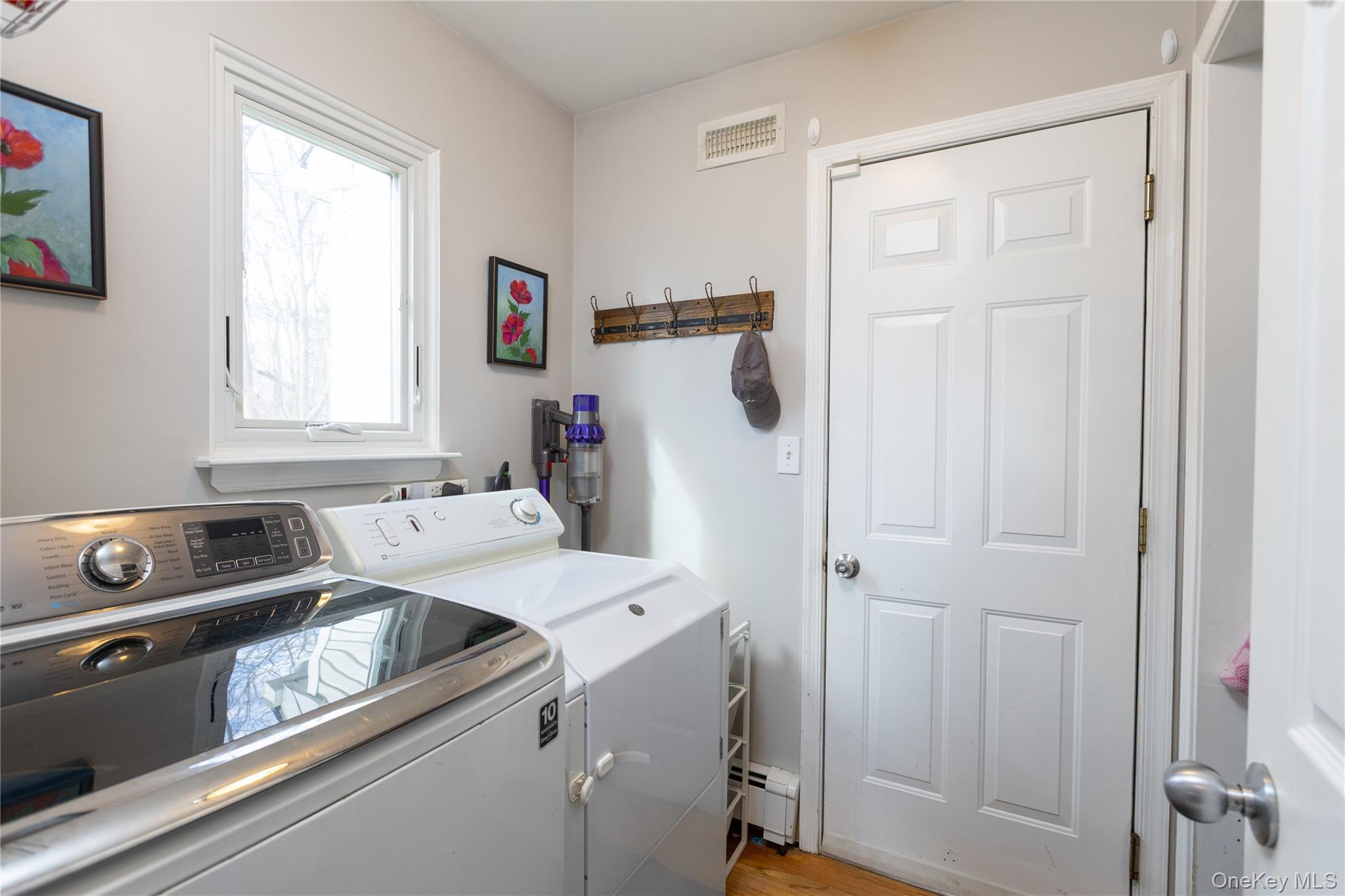 Single Family Weeks  Suffolk County, NY 11949, MLS-979462-3