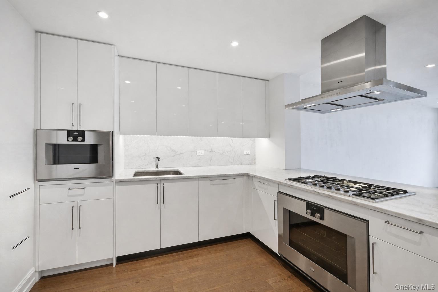 Condo W. 42nd Street  Manhattan, NY 10036, MLS-979485-10