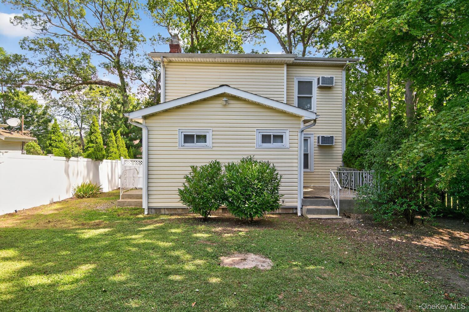 Single Family 8th  Suffolk County, NY 11746, MLS-979489-25