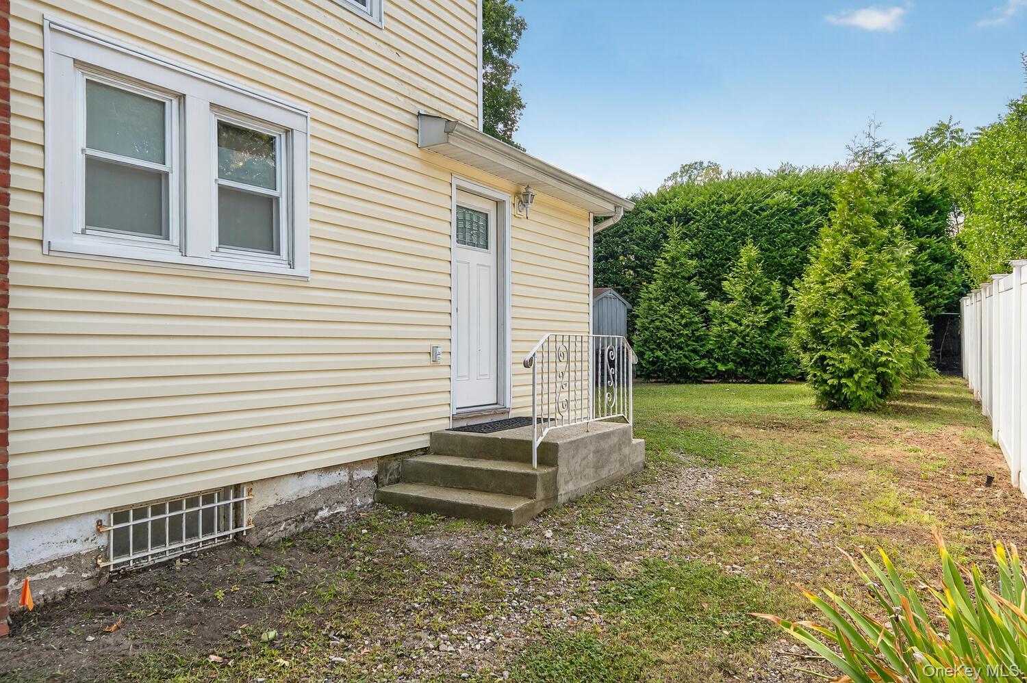 Single Family 8th  Suffolk County, NY 11746, MLS-979489-27