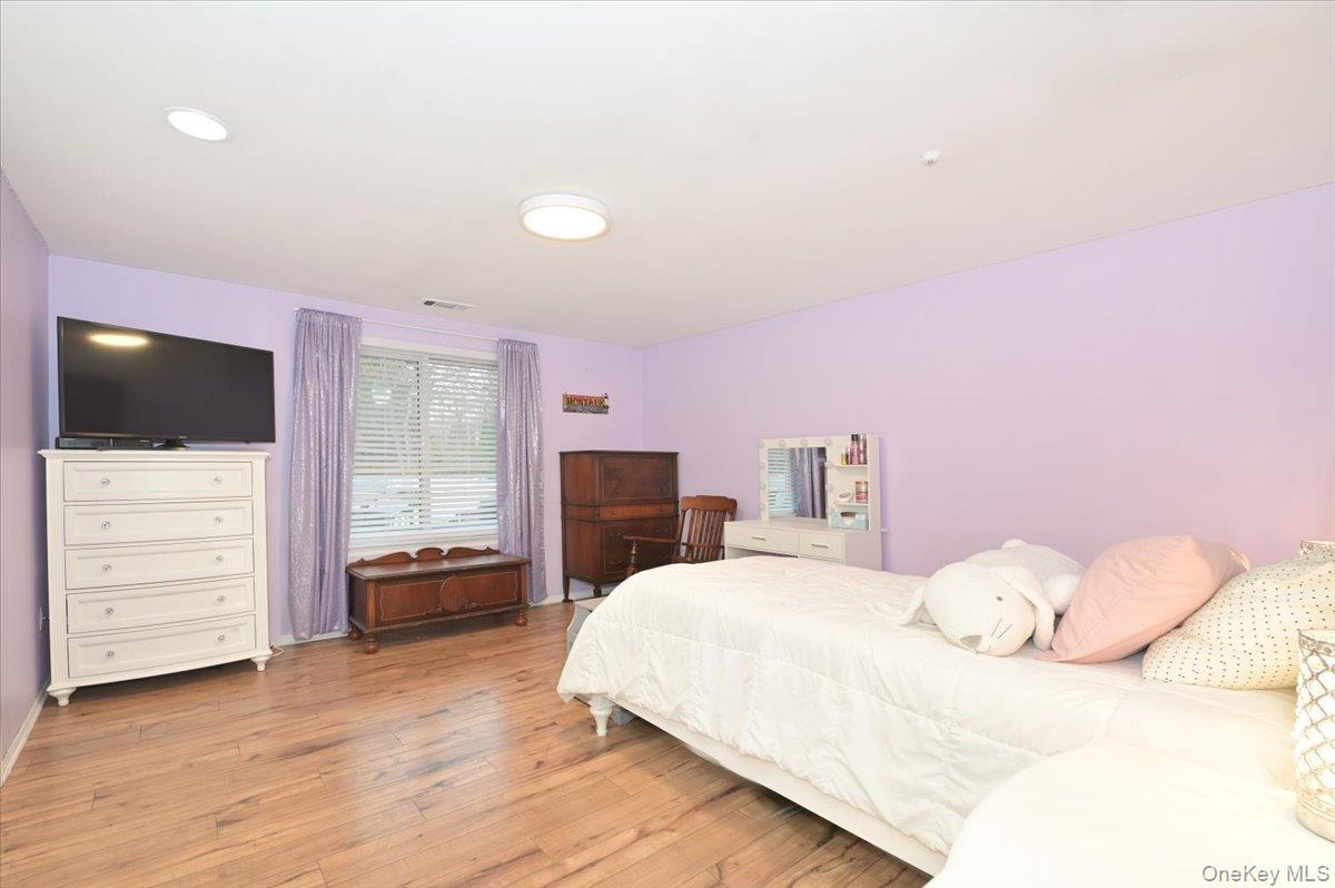 Condo Birchwood  Suffolk County, NY 11763, MLS-979511-14