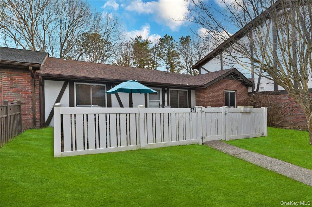 Condo Birchwood  Suffolk County, NY 11763, MLS-979511-2