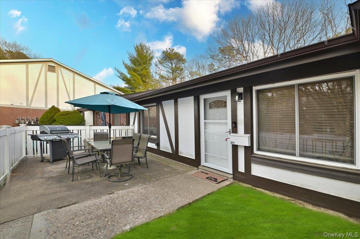 Condo Birchwood  Suffolk County, NY 11763, MLS-979511-3