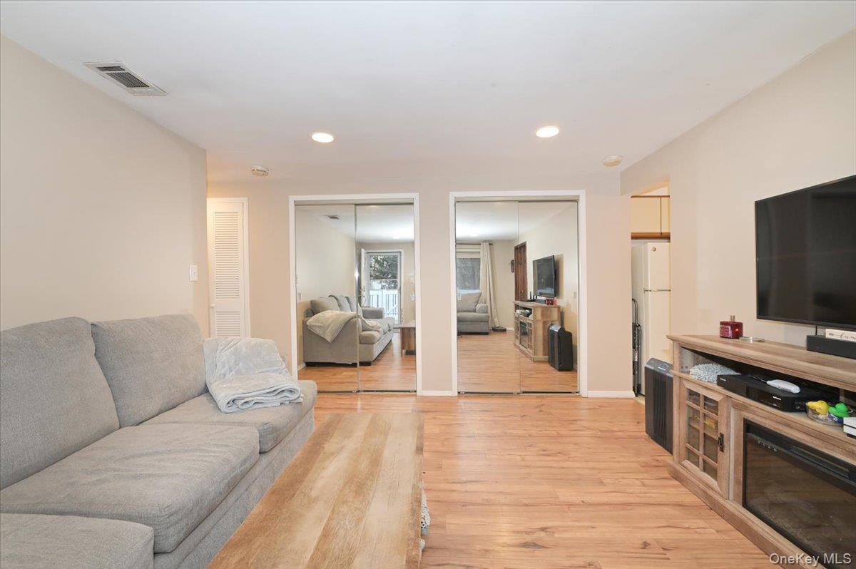 Condo Birchwood  Suffolk County, NY 11763, MLS-979511-4