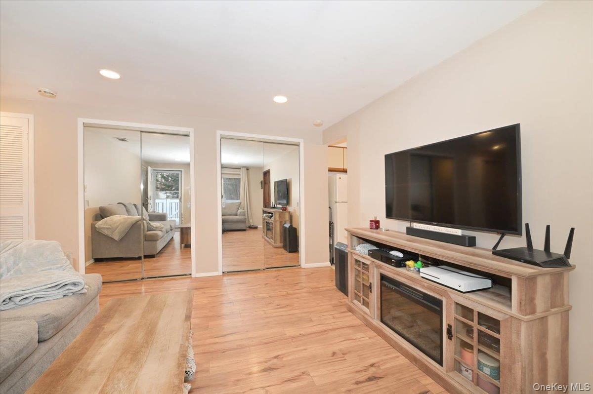 Condo Birchwood  Suffolk County, NY 11763, MLS-979511-5