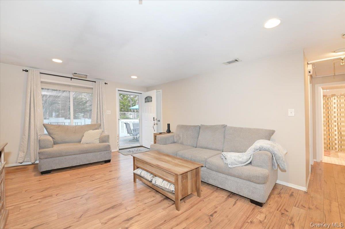 Condo Birchwood  Suffolk County, NY 11763, MLS-979511-8