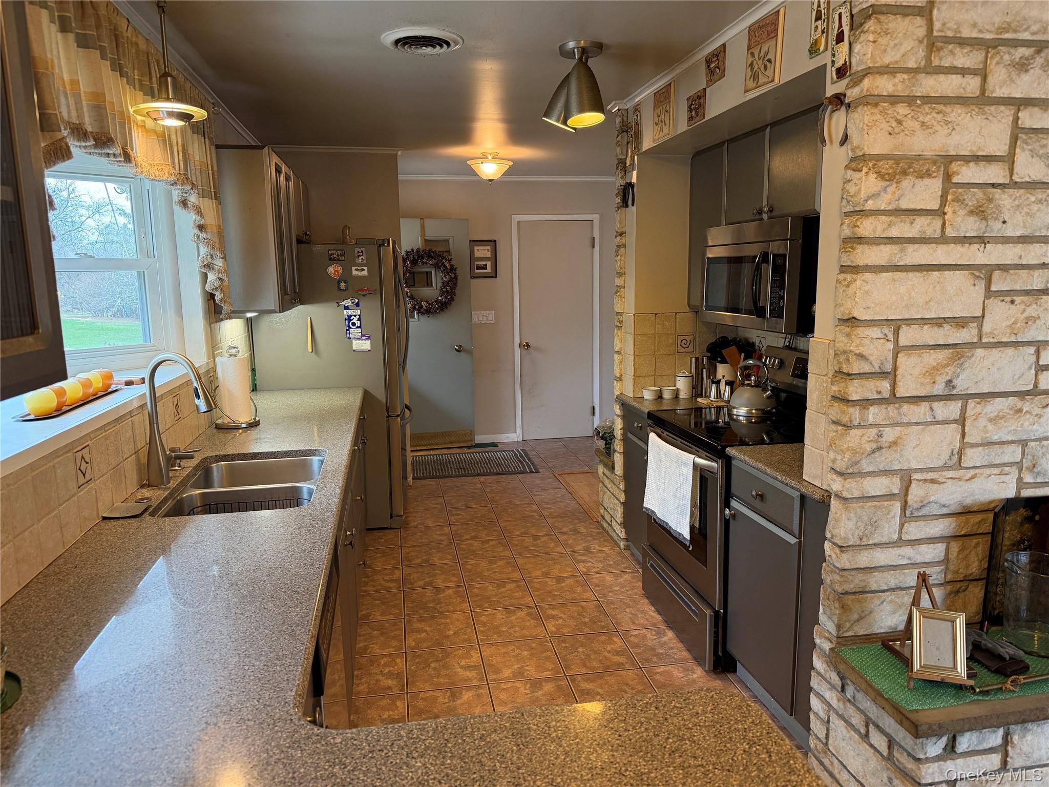 Single Family Route 9g  Dutchess County, NY 12580, MLS-979526-4