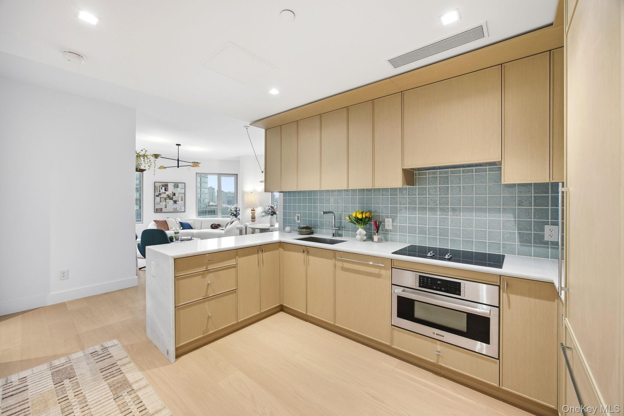 Condo Queens  Queens, NY 11101, MLS-979529-5