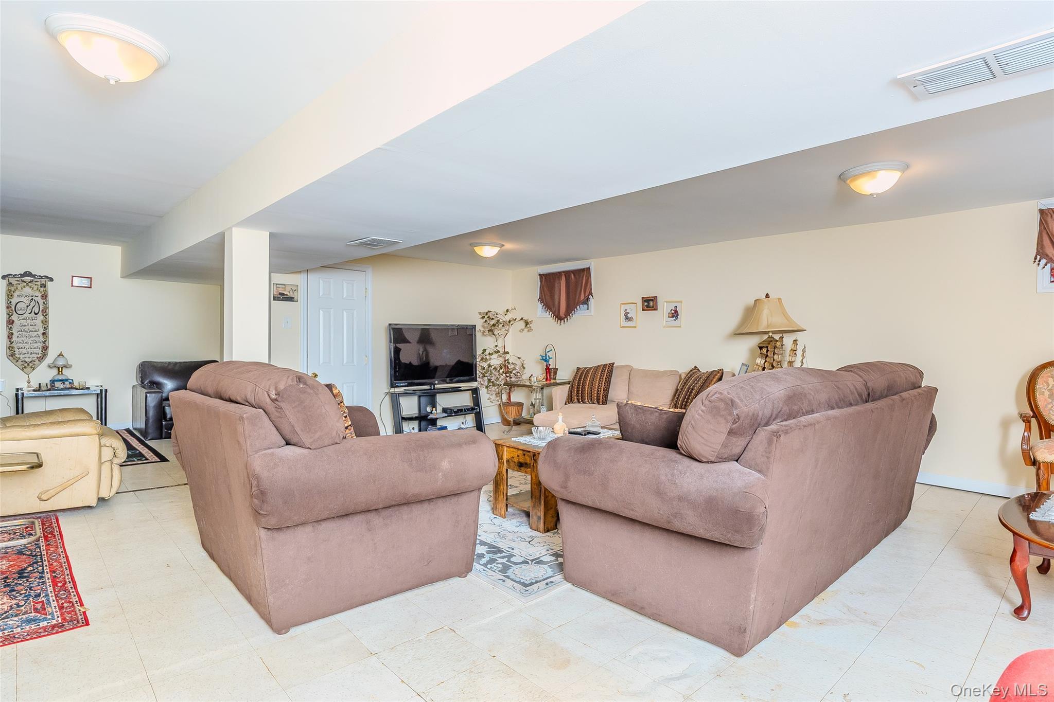 Single Family Ann Drive E Nassau County, NY 11520, MLS-979541-16