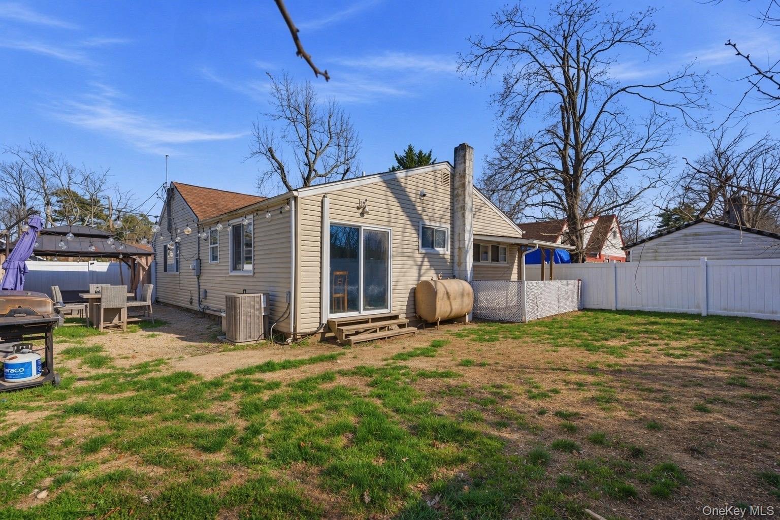 Single Family 4th  Suffolk County, NY 11717, MLS-979555-17