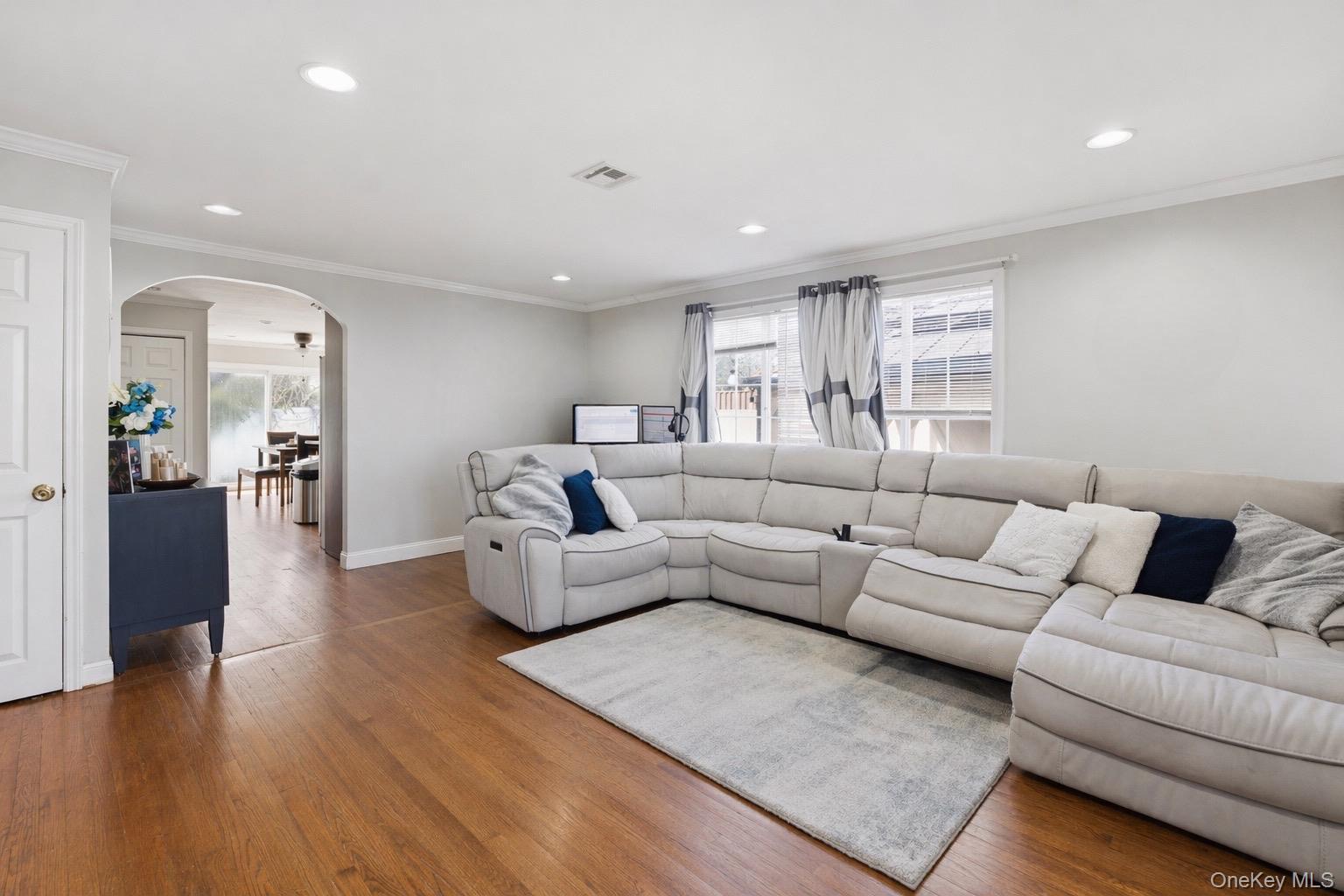 Single Family 4th  Suffolk County, NY 11717, MLS-979555-20