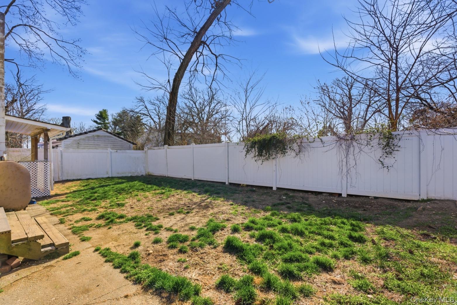 Single Family 4th  Suffolk County, NY 11717, MLS-979555-22