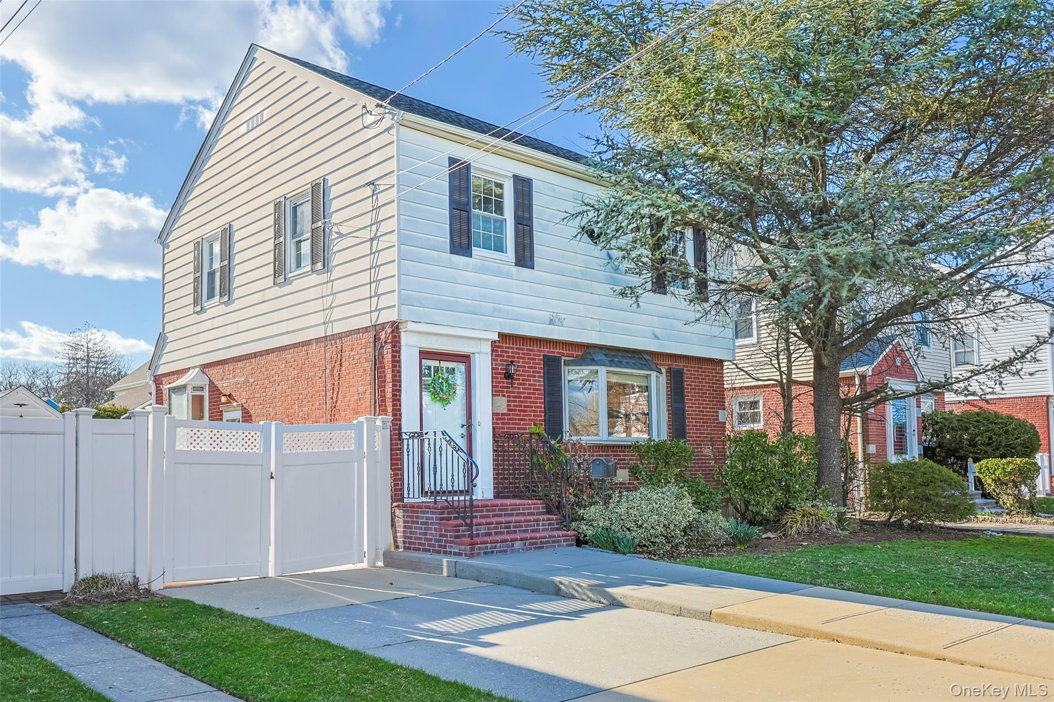 Single Family Spruce  Nassau County, NY 11552, MLS-979558-3