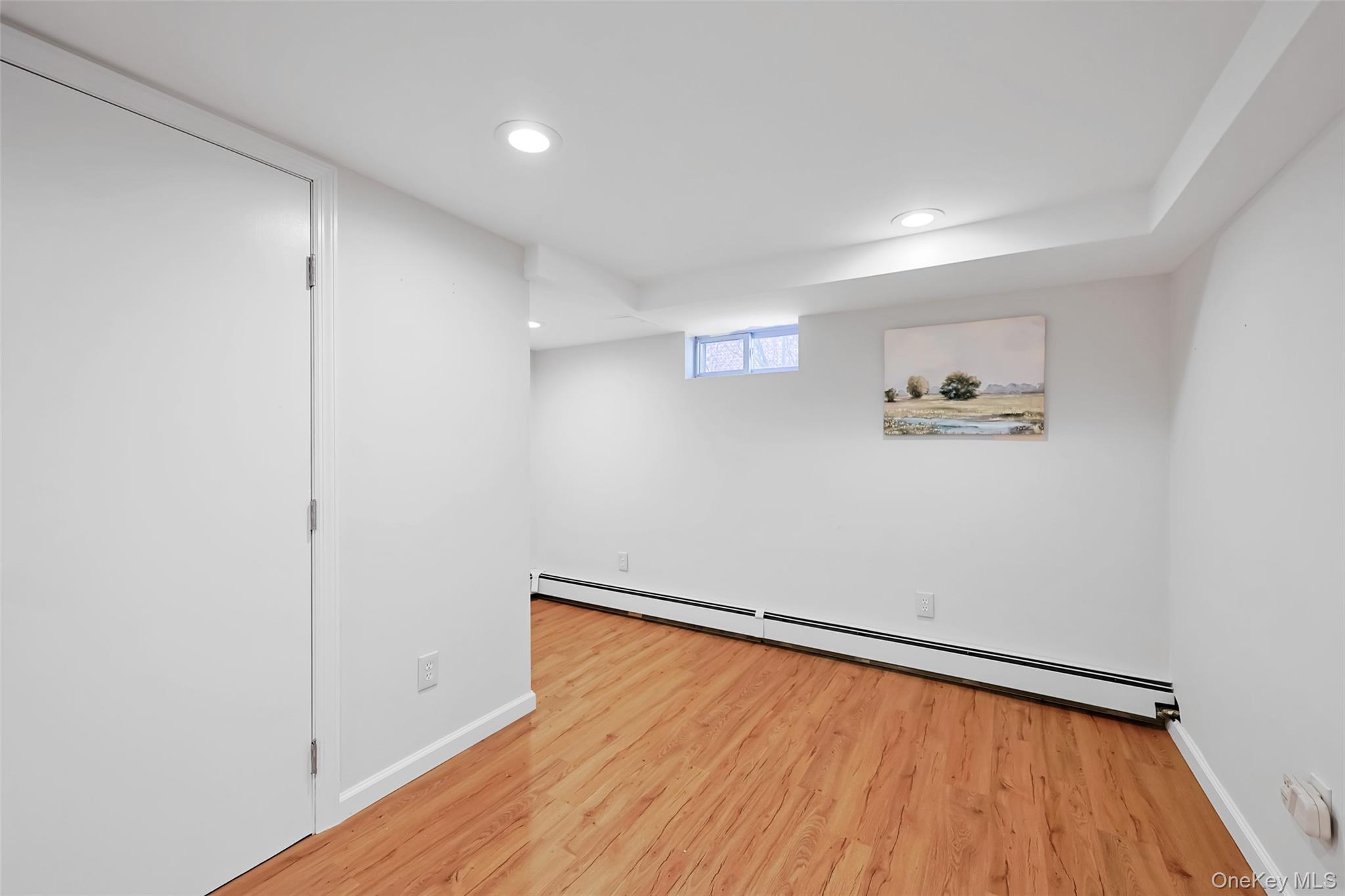 Single Family Spruce  Nassau County, NY 11552, MLS-979558-31