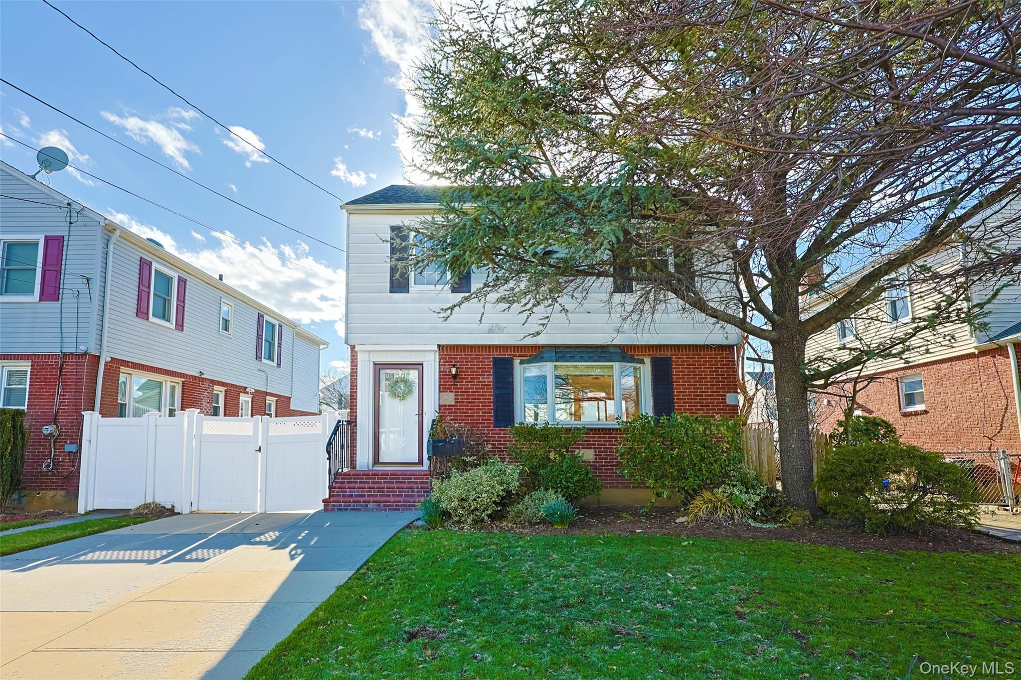 Single Family Spruce  Nassau County, NY 11552, MLS-979558-4