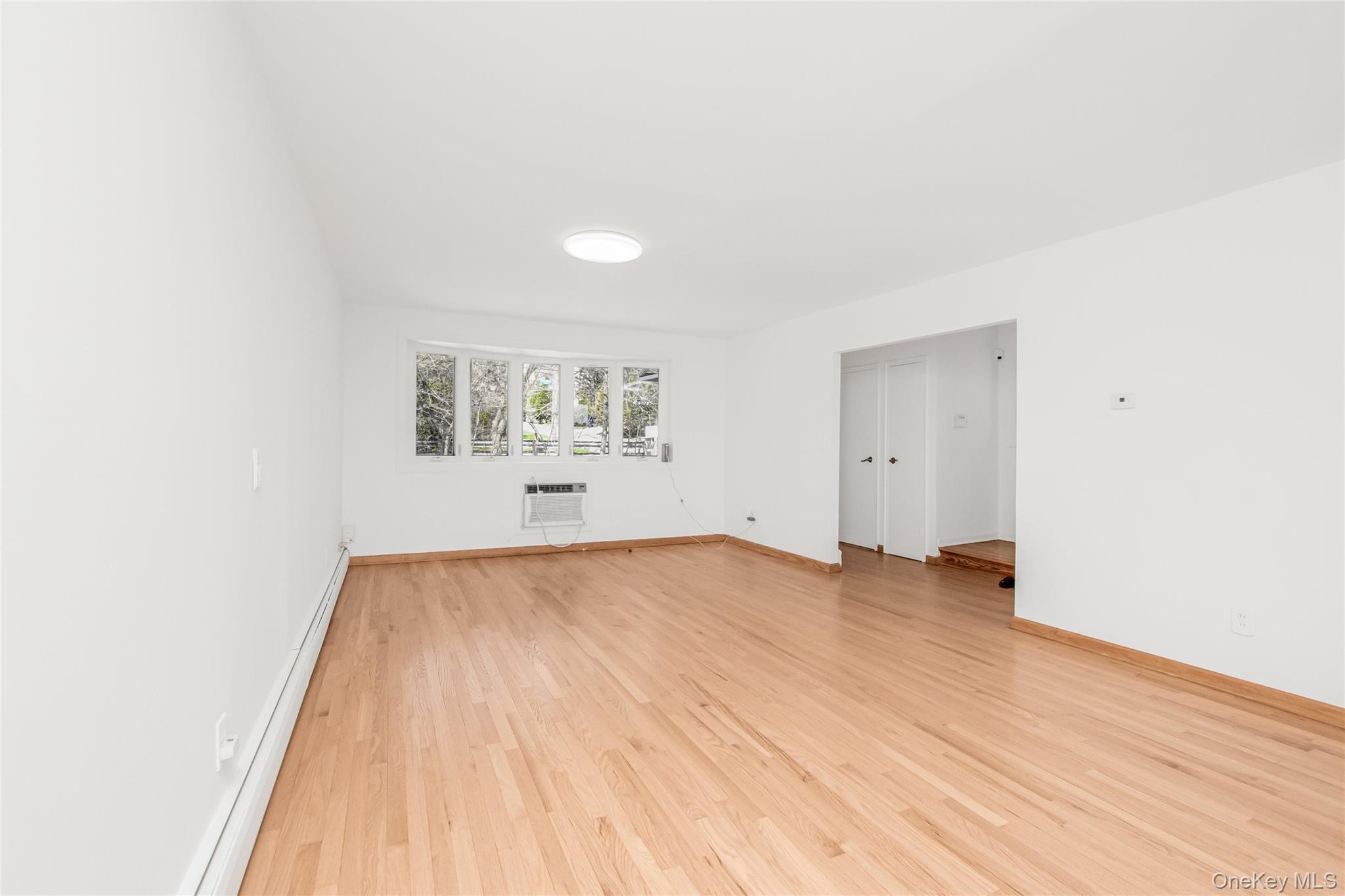 Single Family Netherland  Bronx, NY 10463, MLS-979561-6