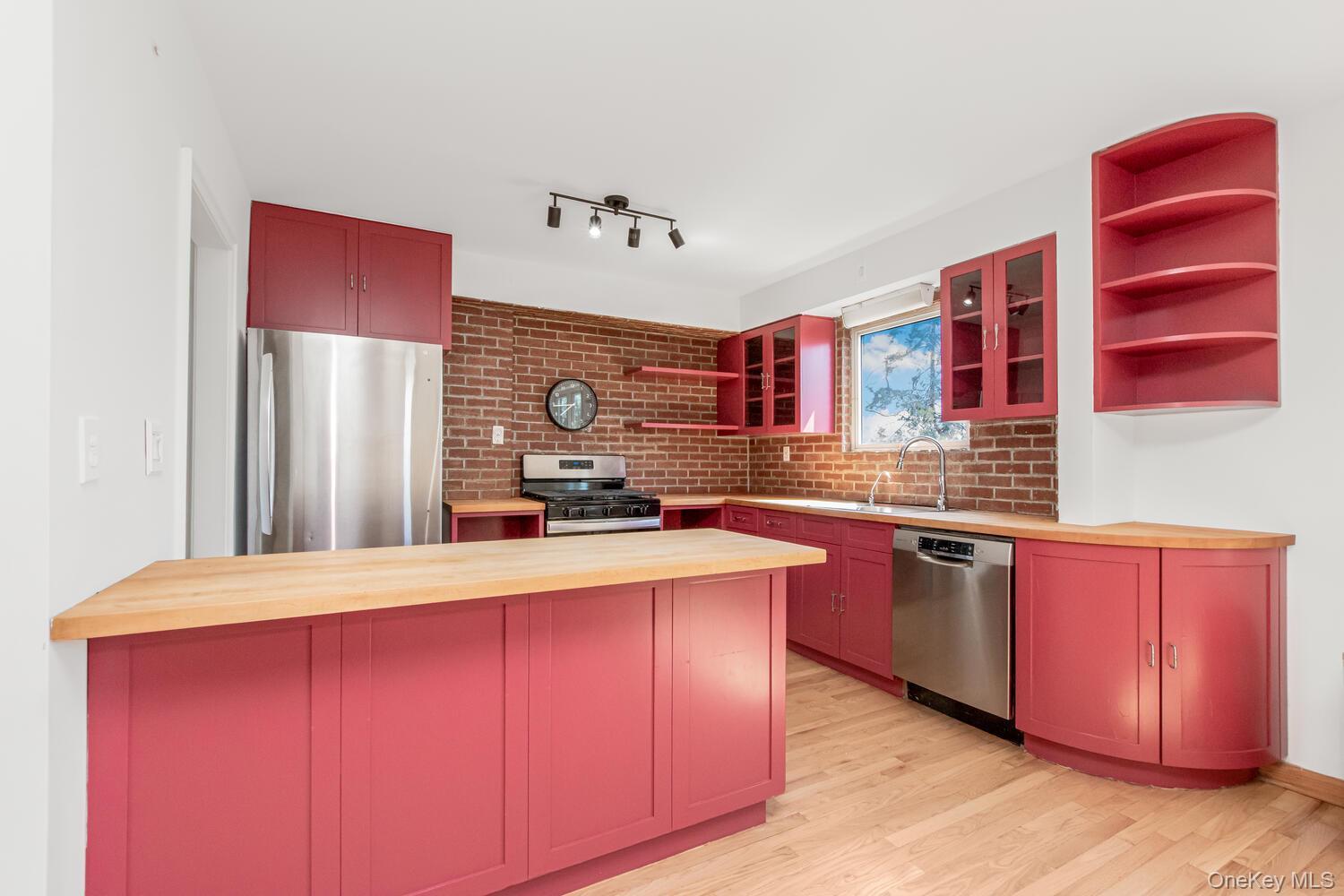 Single Family Netherland  Bronx, NY 10463, MLS-979561-8