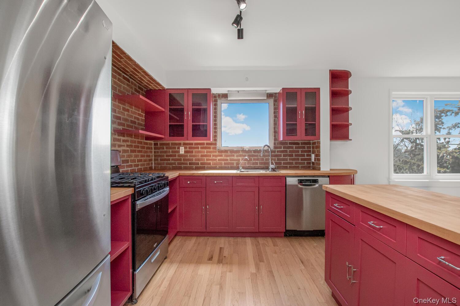 Single Family Netherland  Bronx, NY 10463, MLS-979561-9