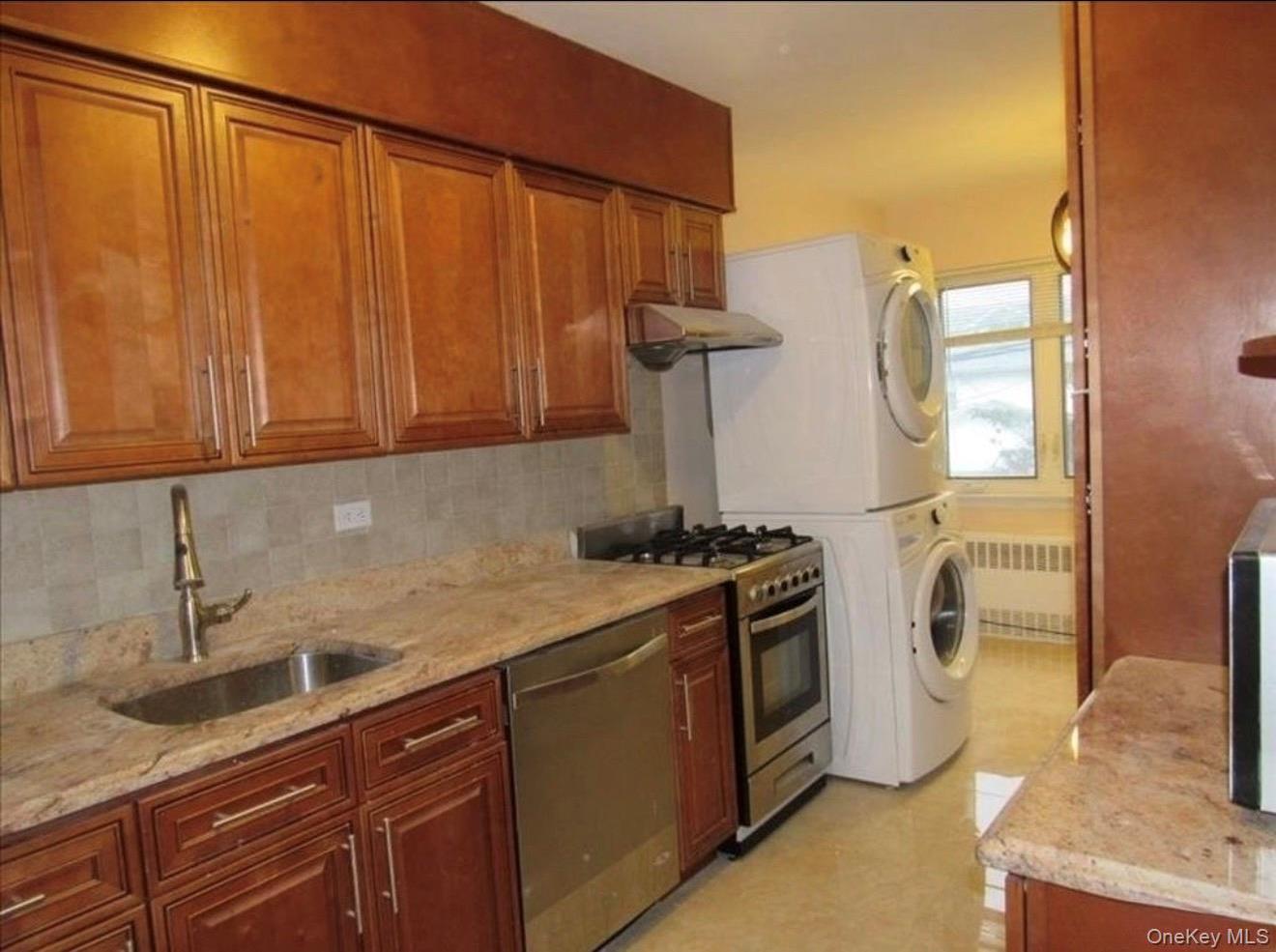 Single Family 60th Avenue  Queens, NY 11355, MLS-979570-17