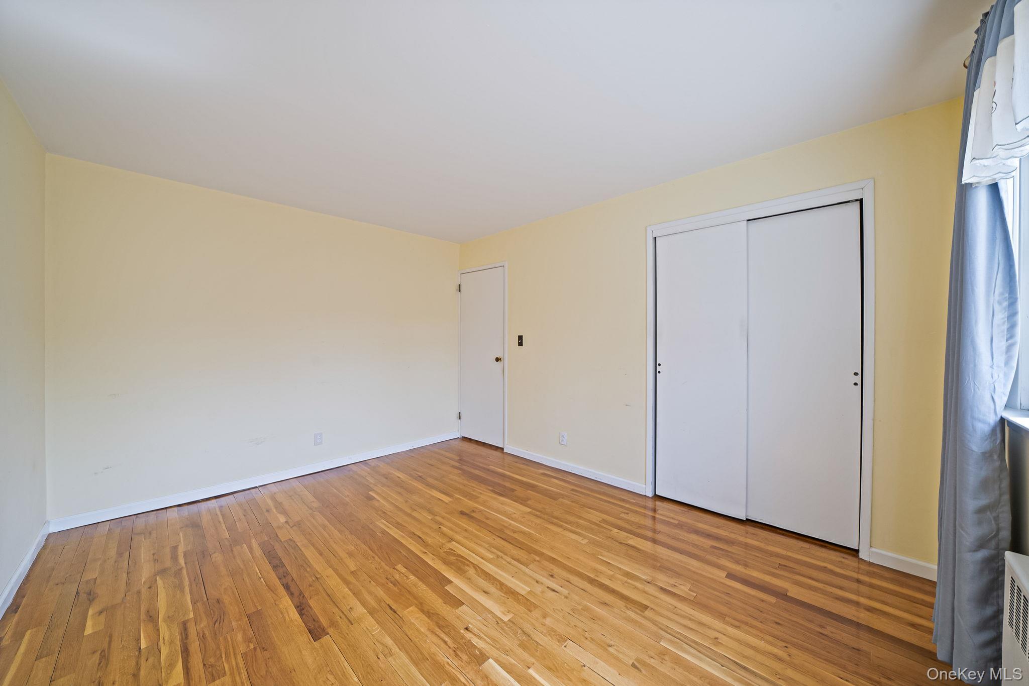 Single Family Woods  Suffolk County, NY 11703, MLS-979576-16