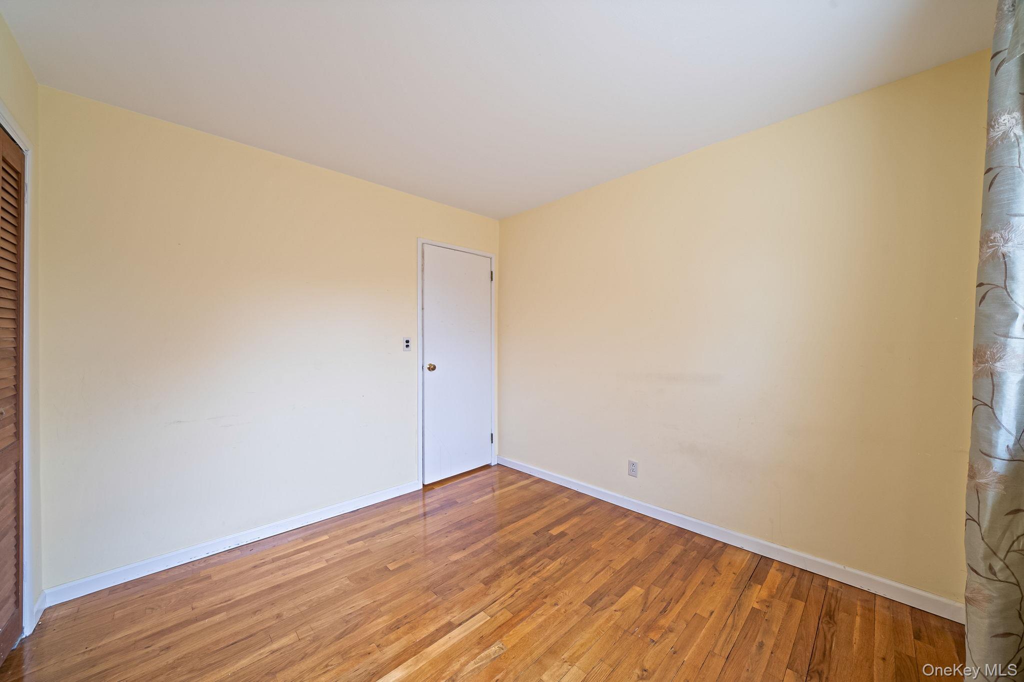 Single Family Woods  Suffolk County, NY 11703, MLS-979576-18