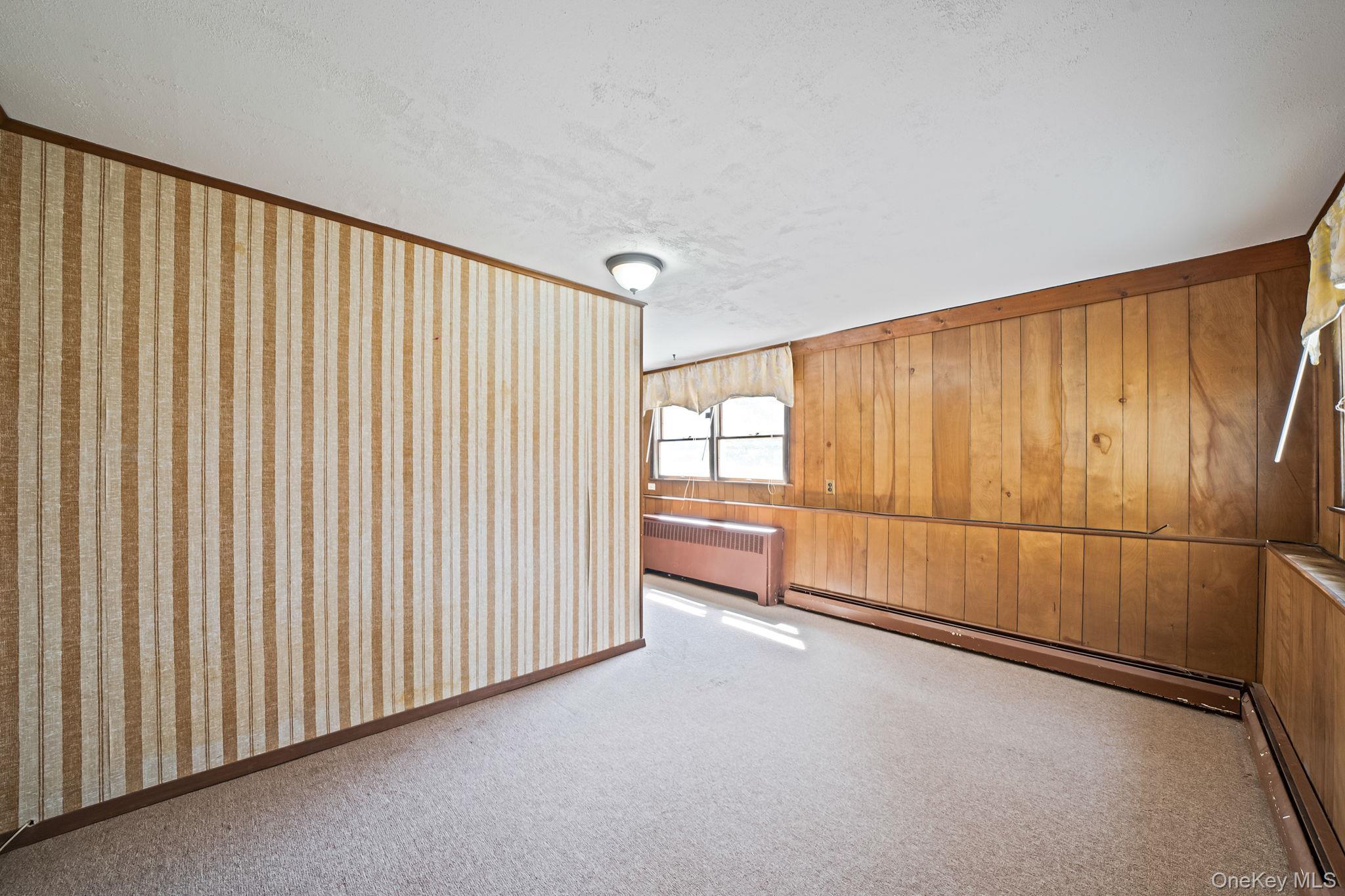 Single Family Woods  Suffolk County, NY 11703, MLS-979576-27