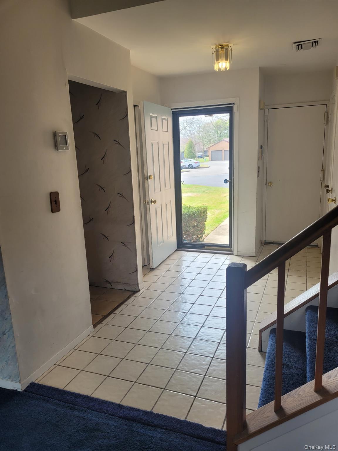 Condo Melanie Suffolk County, NY 11725, MLS-979580-2