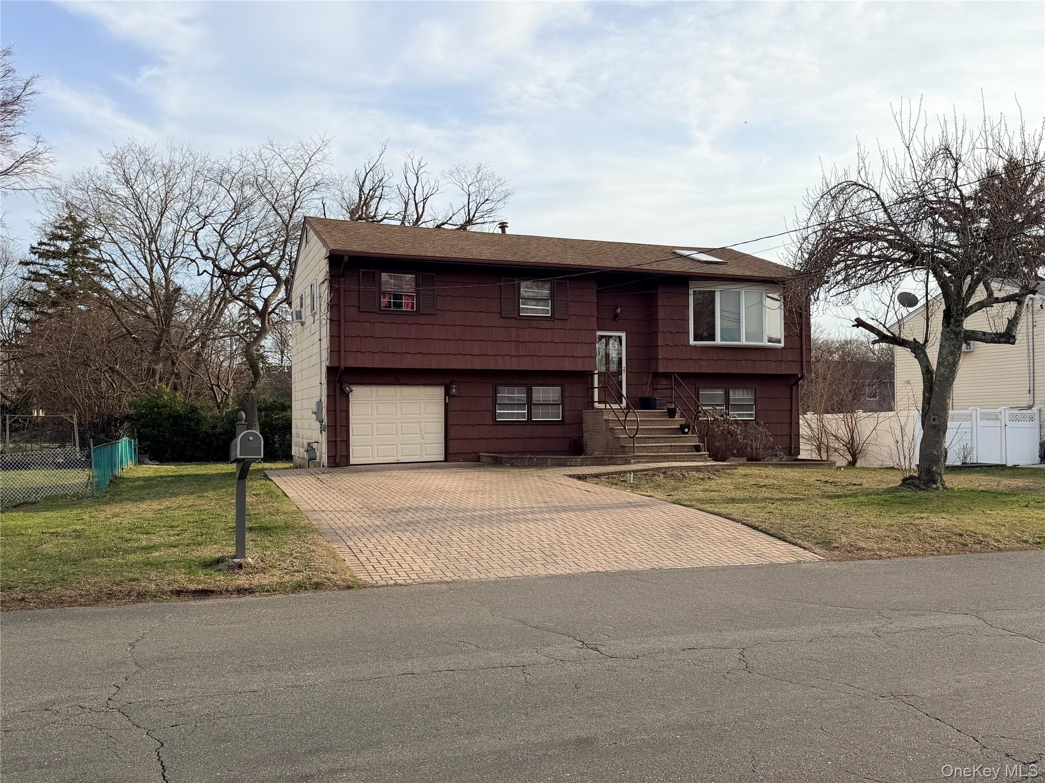 Single Family Sammis  Suffolk County, NY 11729, MLS-979589-2