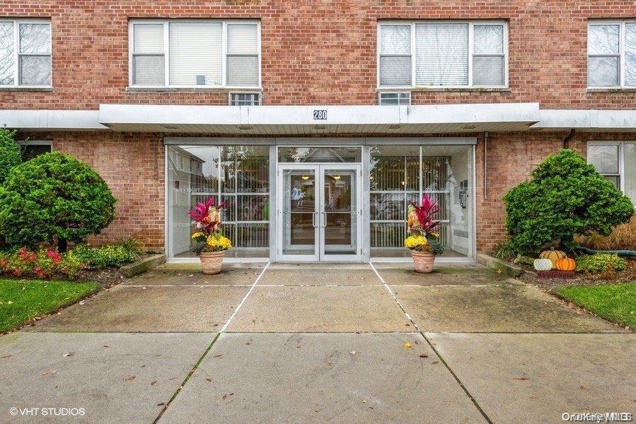 Coop Guy Lombardo  Nassau County, NY 11520, MLS-979594-3