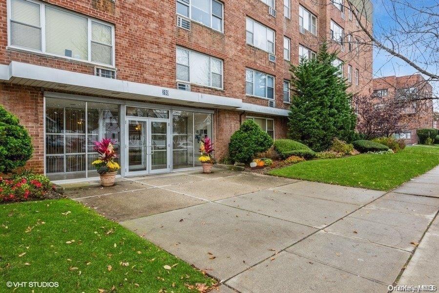 Coop Guy Lombardo  Nassau County, NY 11520, MLS-979594-4