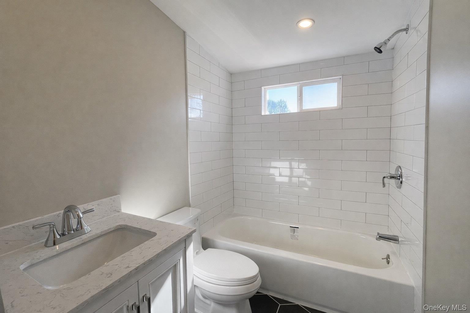 Single Family Greene  Suffolk County, NY 11757, MLS-979602-11