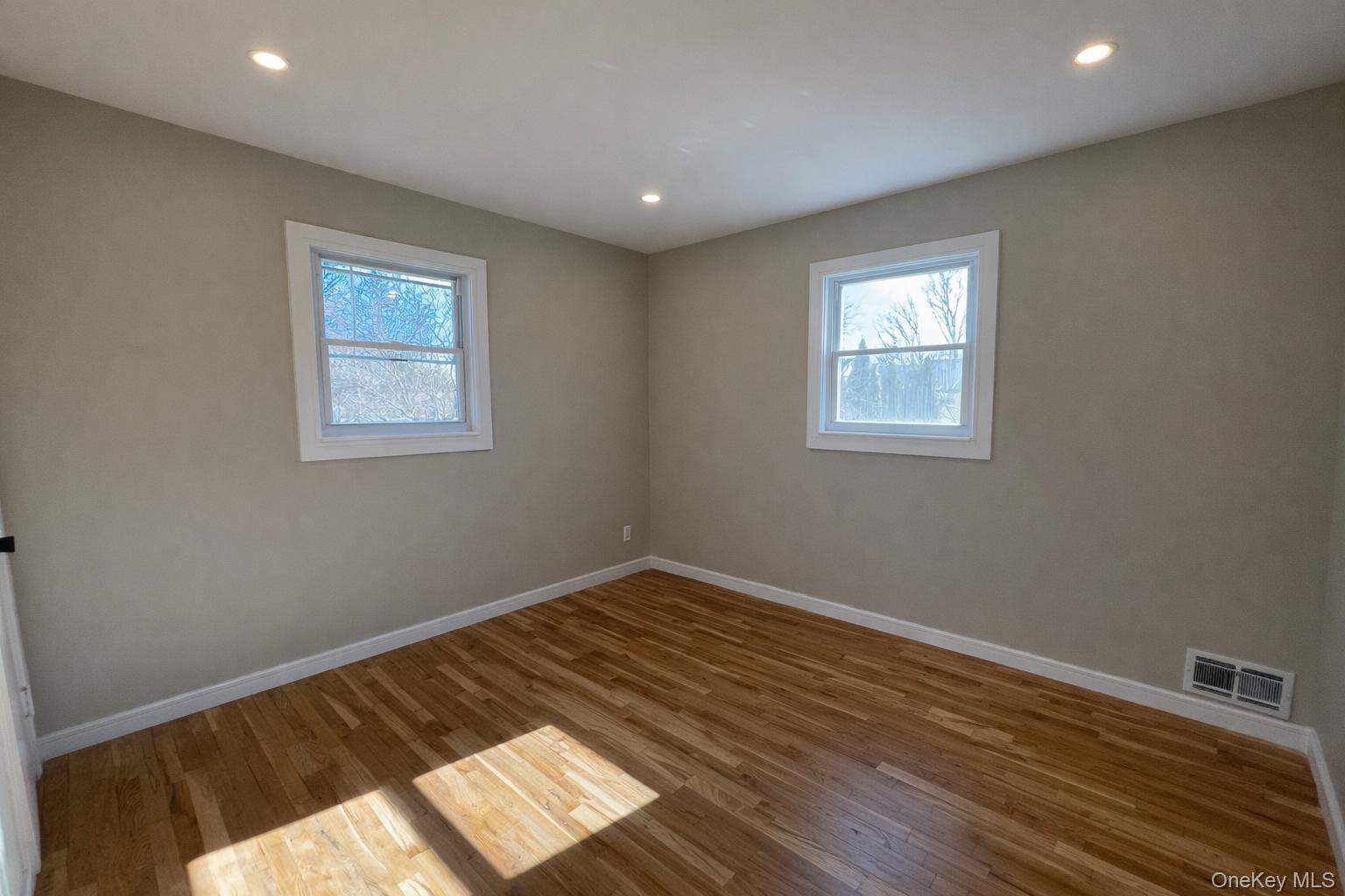 Single Family Greene  Suffolk County, NY 11757, MLS-979602-7