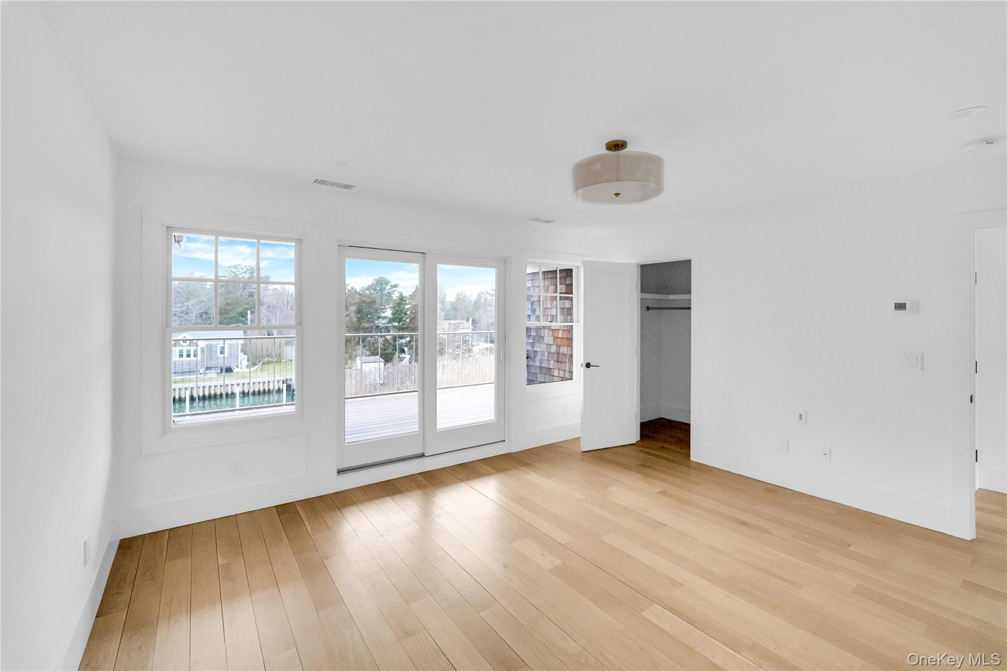 Condo Foster Suffolk County, NY 11946, MLS-979615-10