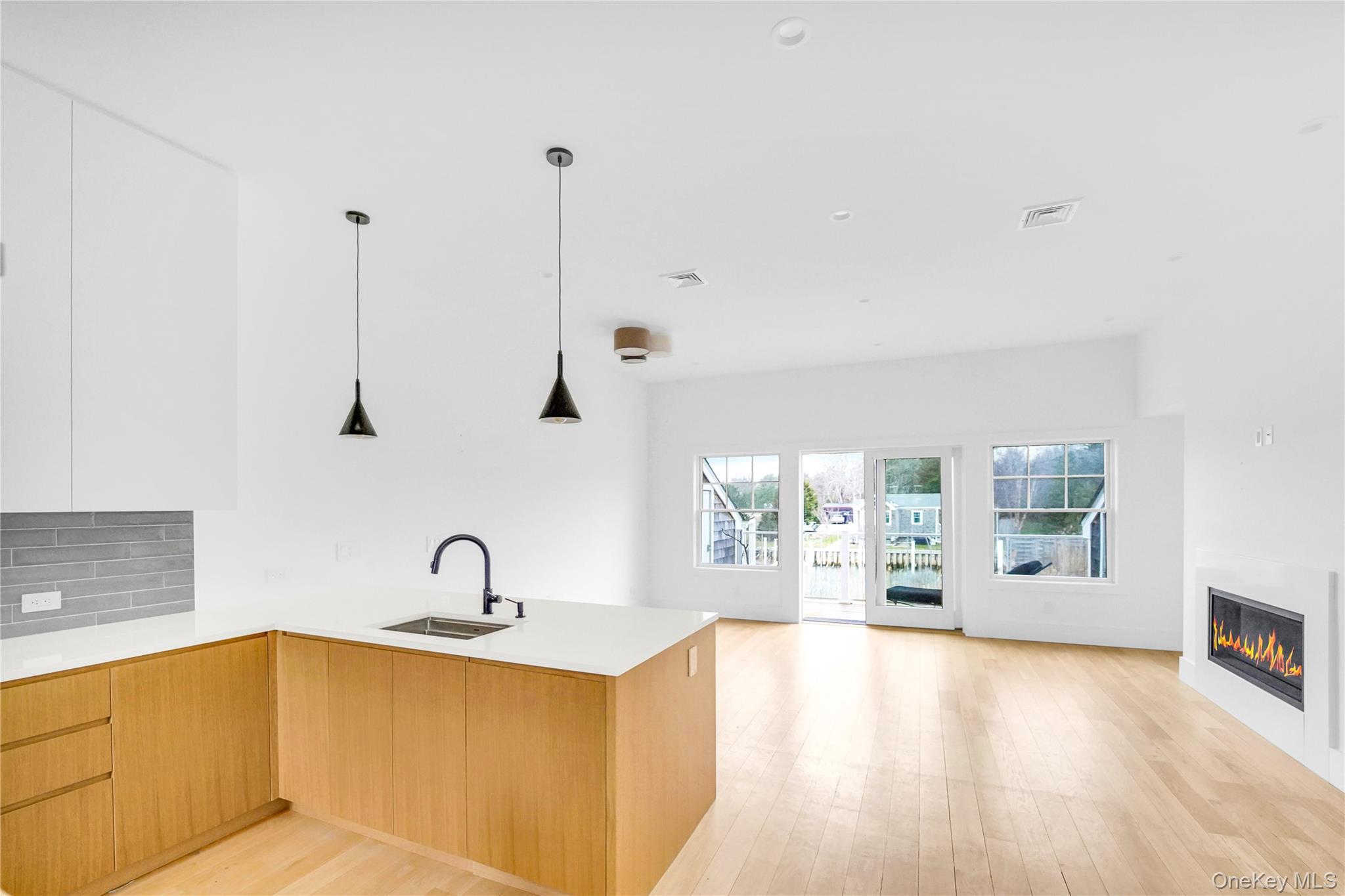 Condo Foster Suffolk County, NY 11946, MLS-979615-4