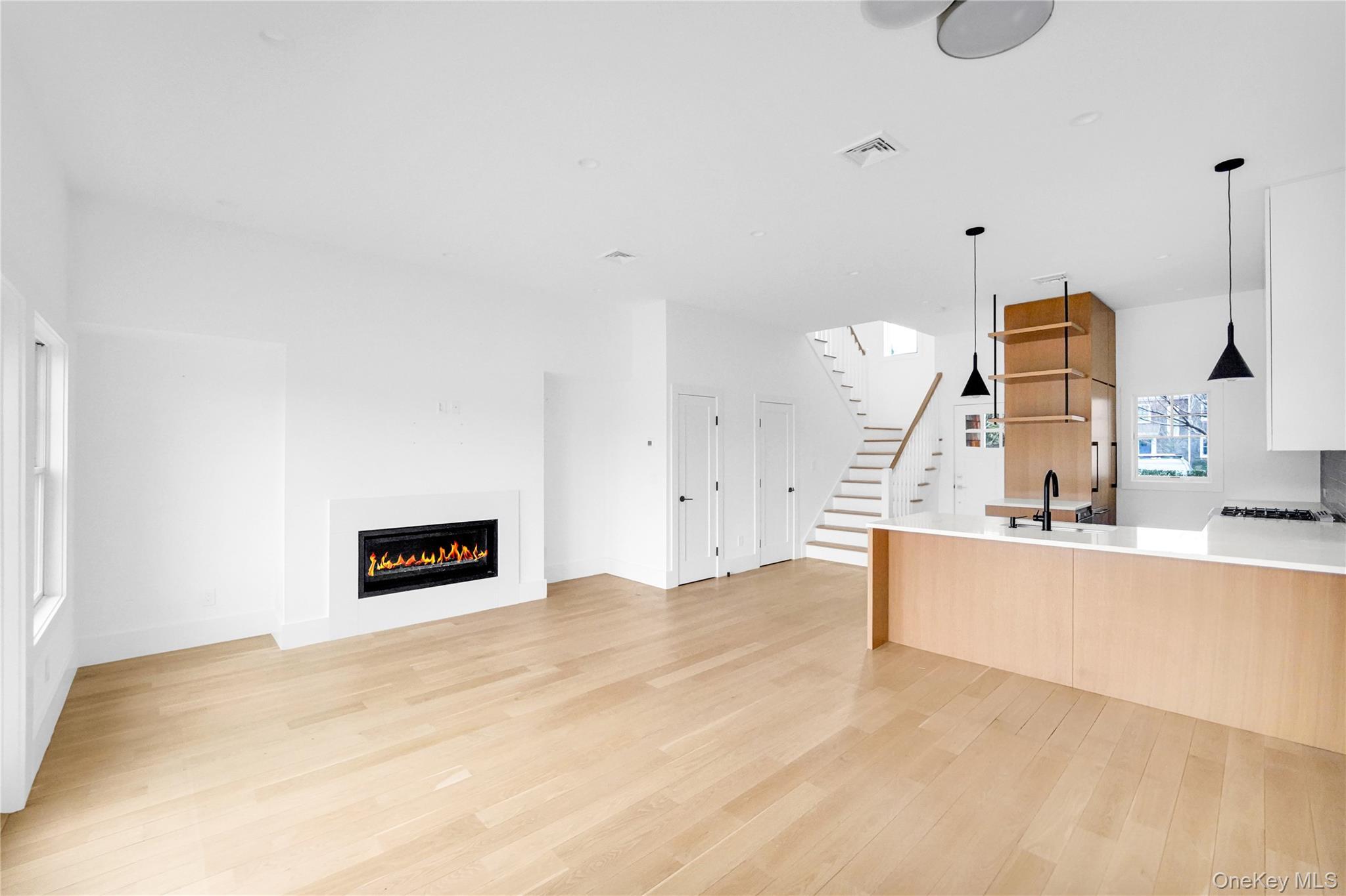 Condo Foster Suffolk County, NY 11946, MLS-979615-8