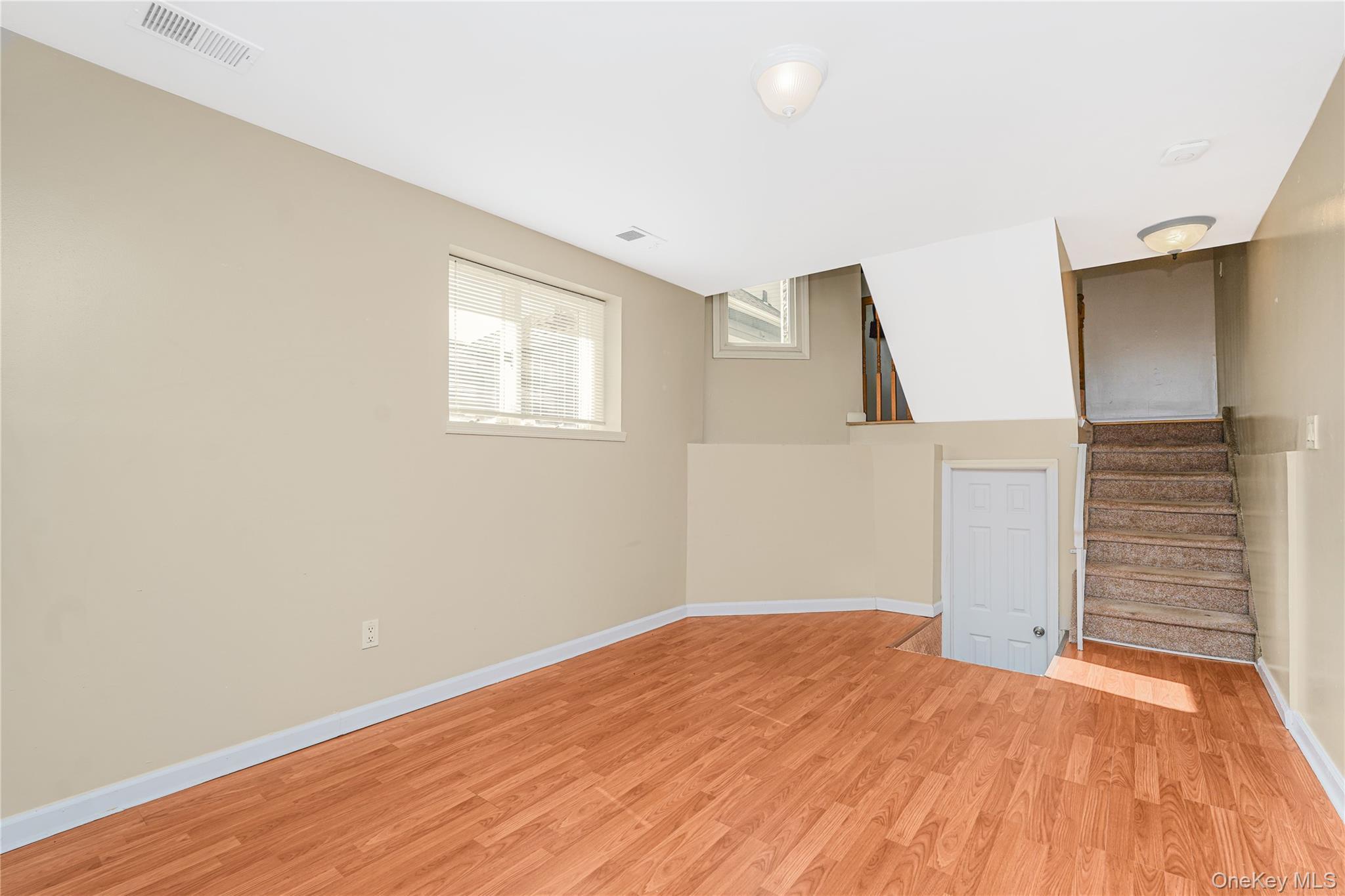 Single Family Creston  Staten Island, NY 10304, MLS-979622-21